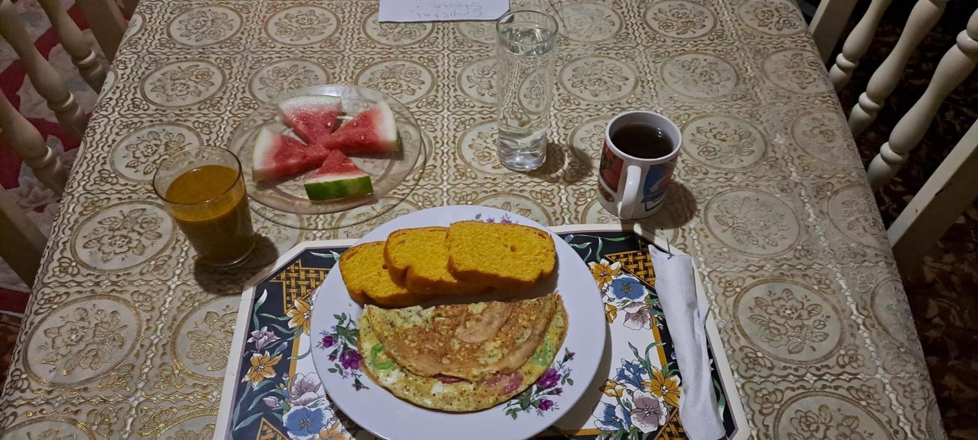 Kingston Airport Bed And Breakfast Bagian luar foto