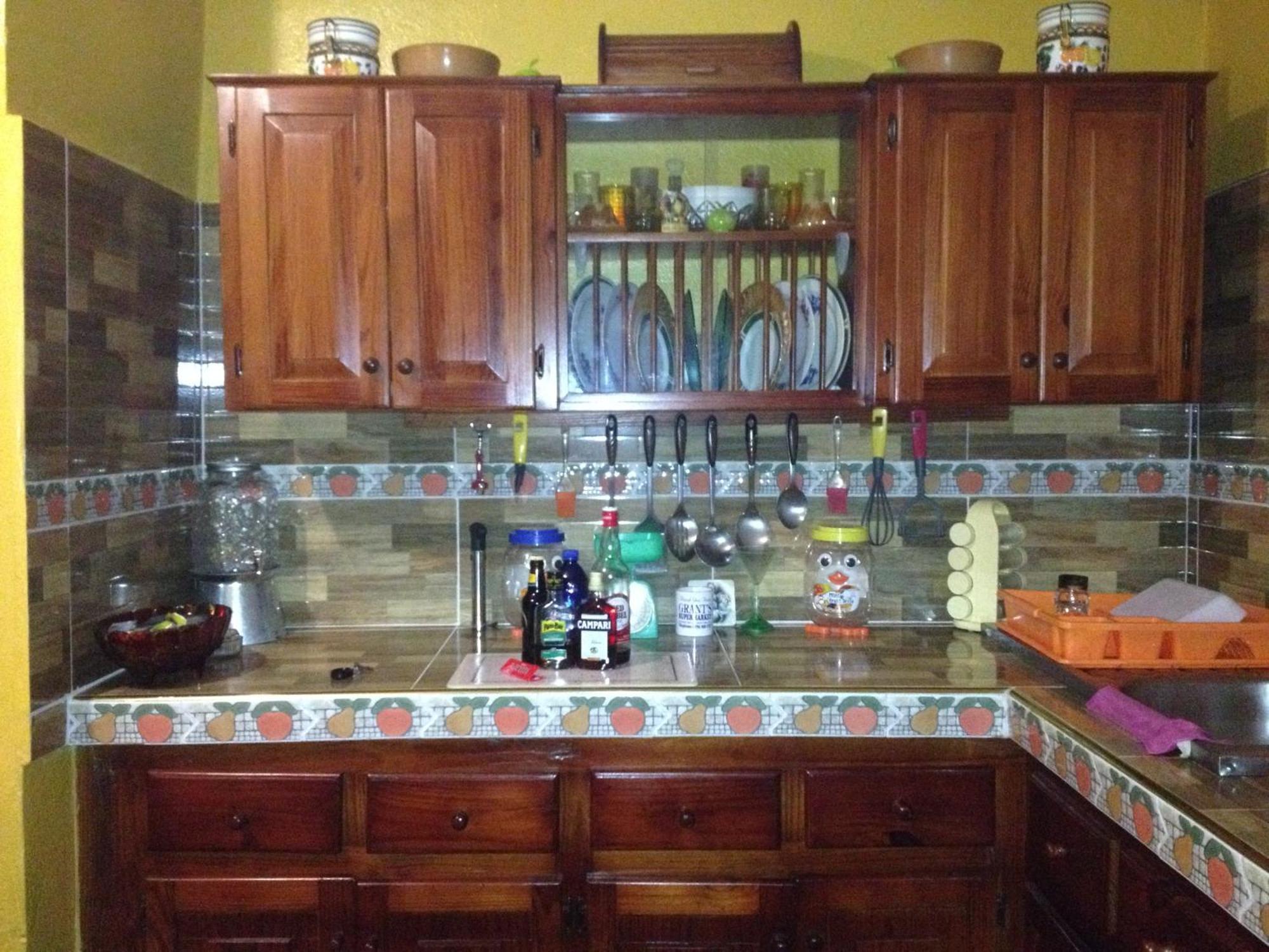 Kingston Airport Bed And Breakfast Bagian luar foto