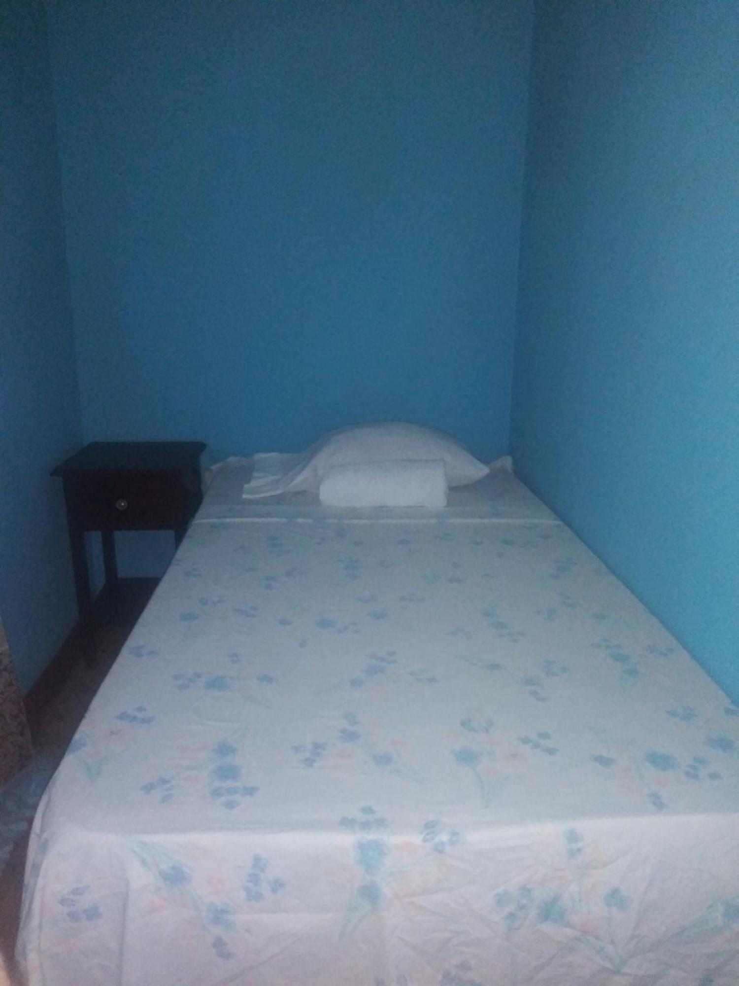 Kingston Airport Bed And Breakfast Bagian luar foto